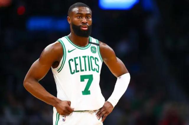 壹号娱乐APP-我才是蝙蝠侠！布朗狂砍40分却没能等来自己的罗宾